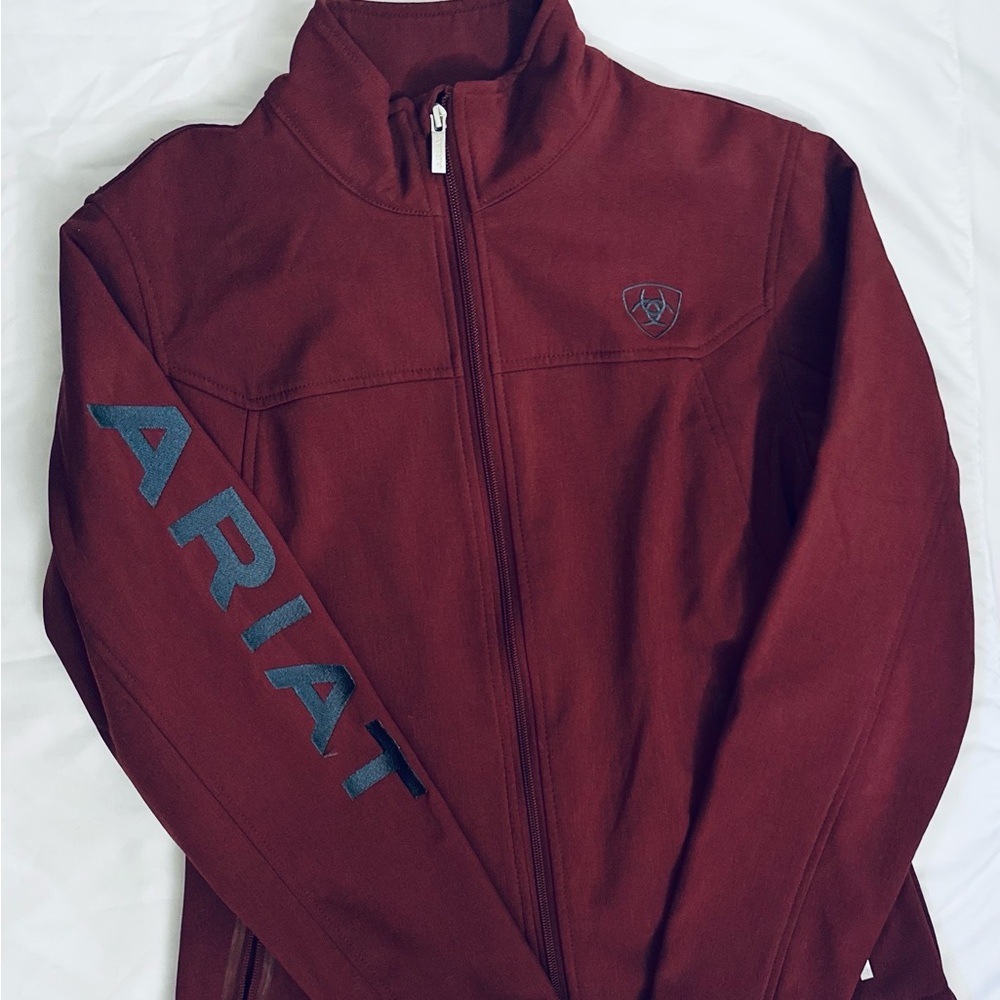Ariat Burgundy soft-shell jacket 🐴